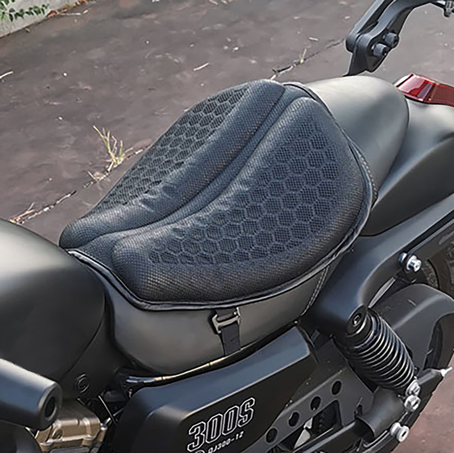 Motorcycle Cushion Shock Absorption Thickened, Sun Proof And Breathable